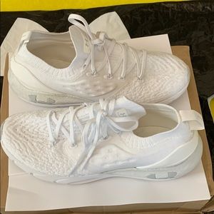 Under Armour White Phantom tennis shoes size 9.5